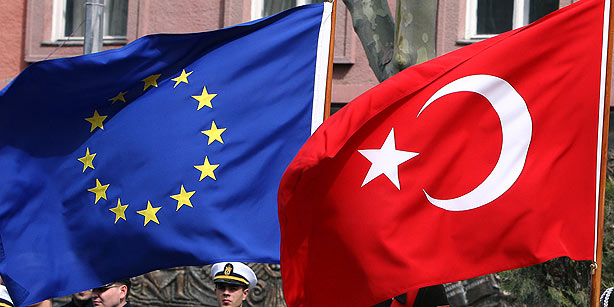 eu-tyrkia-flagg