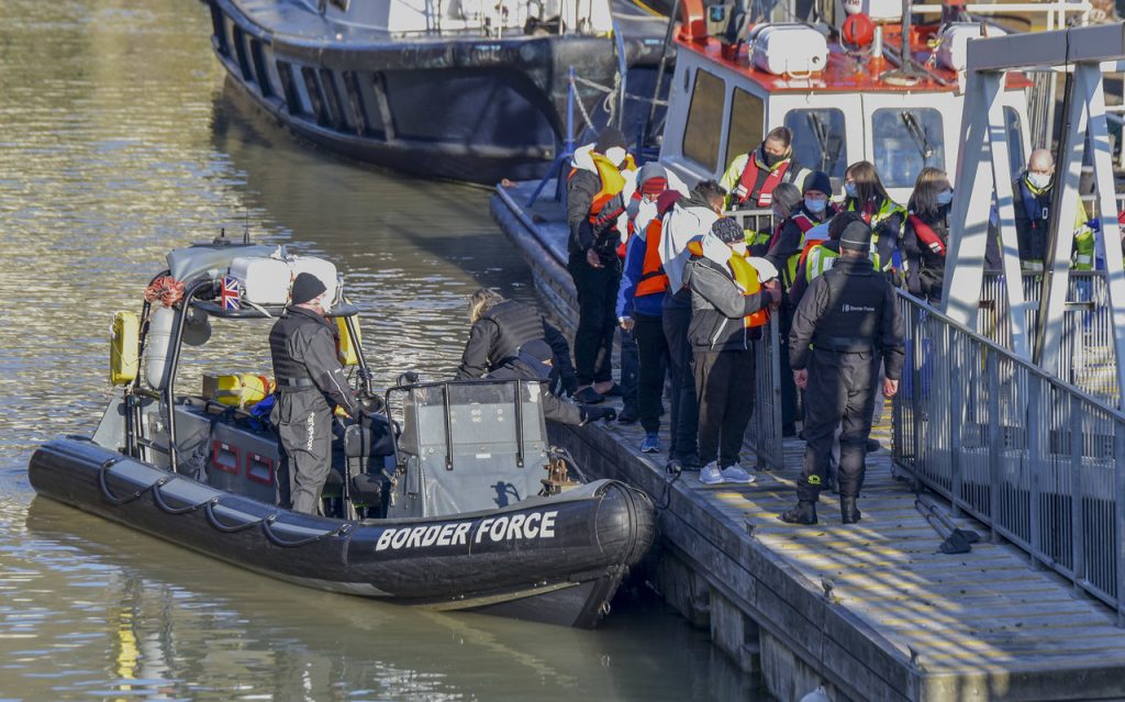 Syv Båter Med 113 Migranter Krysset Den Engelske Kanalen Mandag Document 