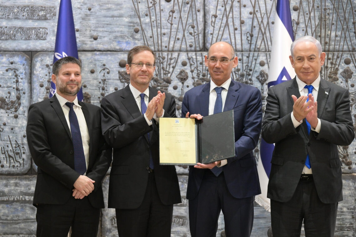 Bezalel Smotrich med noen regjeringskollegaer. Foto: Amos Ben Gershom / Government Press Office of Israel,/ CC BY-SA 3.0, Wikimedia