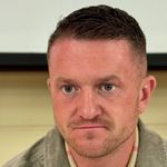 Se video: Tommy Robinson snakker direkte fra fengsel